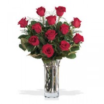Buchet cu 13 trandafiri rosii